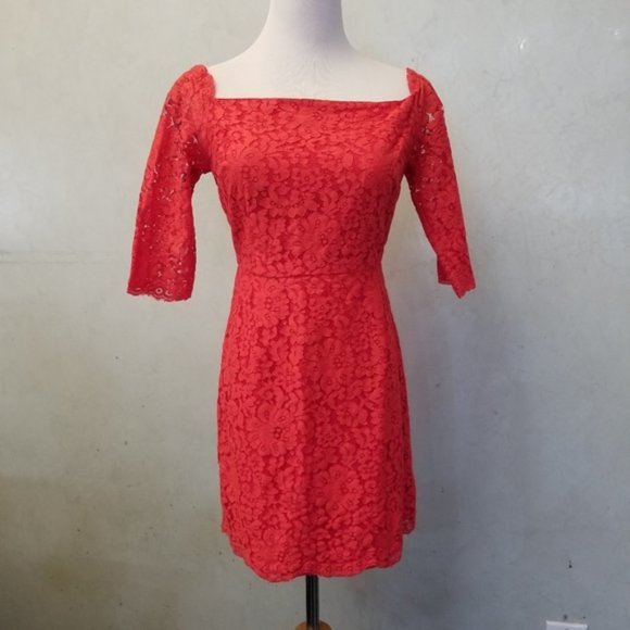 Guess by Marciano Dresses & Skirts - Marciano by Guess Red lace mini dress size 2 (S23)